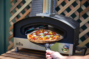 Pizza dough recipes and tips for your Ovana pizza oven