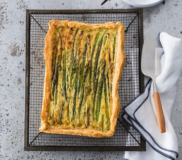 Asparagus tart with sour cream pastry