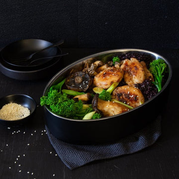 Black rice bowl with chicken and mushroom (gut health)