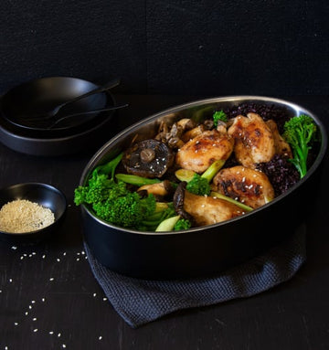 Black rice bowl with chicken and mushroom (gut health)