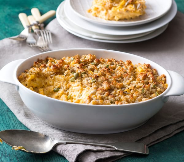 Macaroni cheese with a crunchy topping