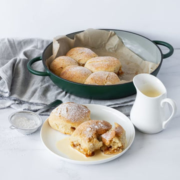 Buchteln with vanilla custard (Sweet Austrian rolls)