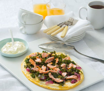 Soufflé omelette with hot smoked salmon