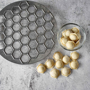 Thermomix-New-Zealand TheMix Shop Hexagonal Dumpling Tray Preparation