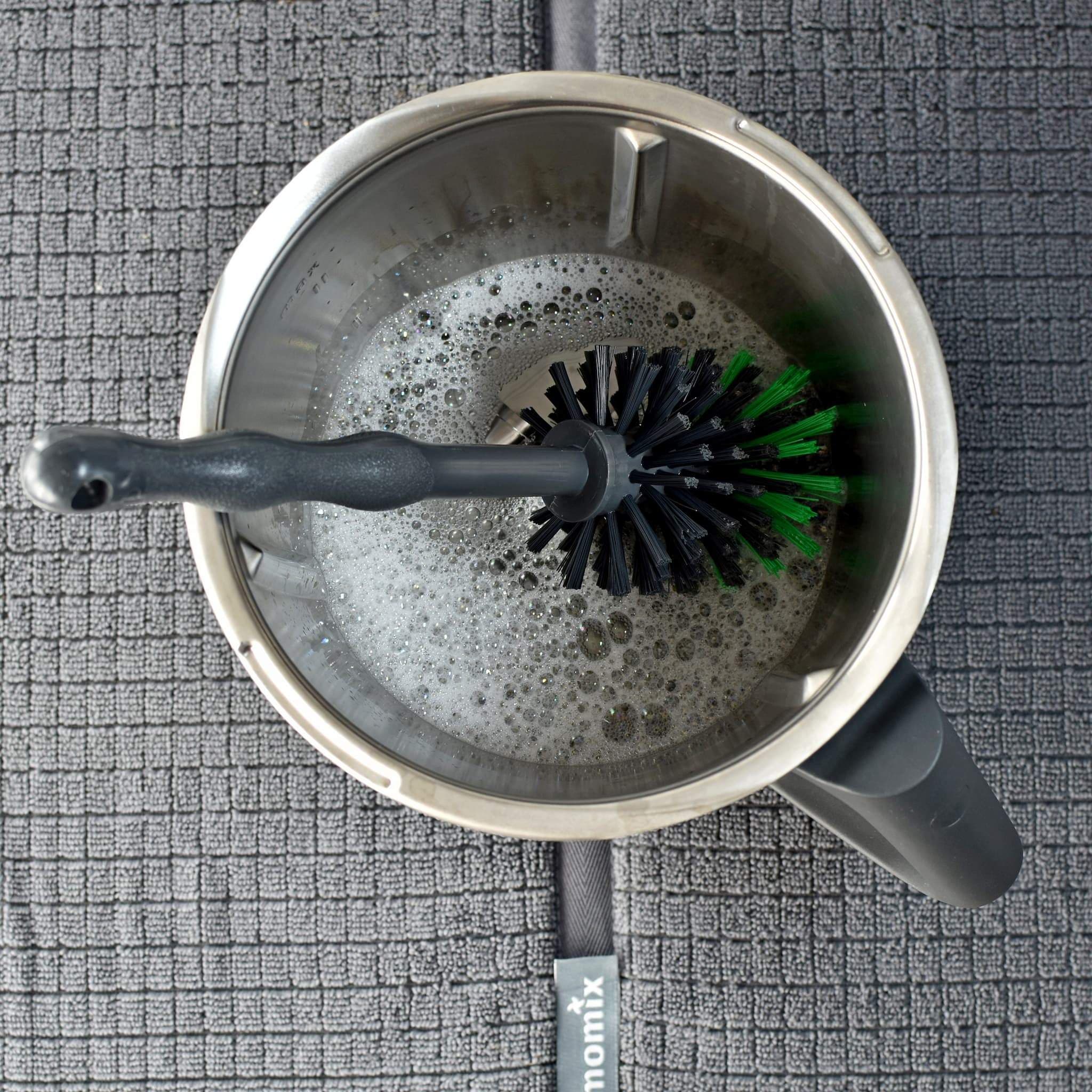 Thermomix-New-Zealand TheMix Shop Thermomix Bowl Brush Cleaning